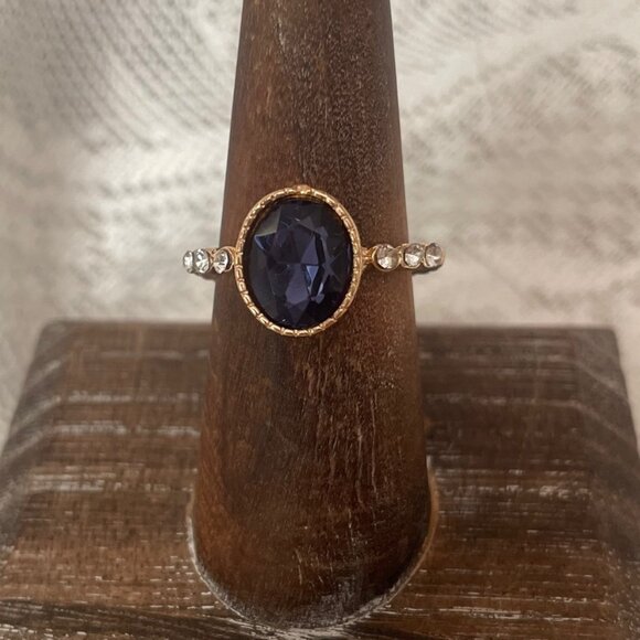 Navy Crystal Round Cut Ring — Gold & Rhinestone Band ✨ - Picture 1 of 3